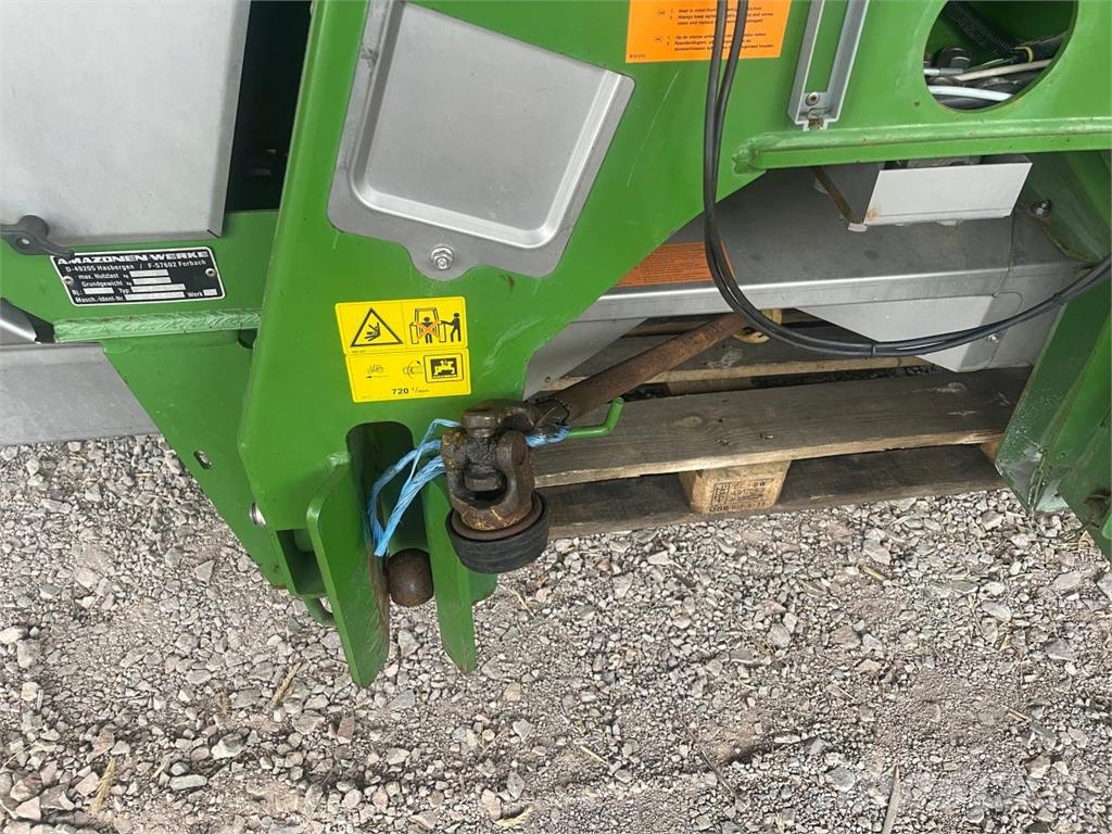 Amazone ZA-M 3000 Διαστρωτήρες ανοργάνων