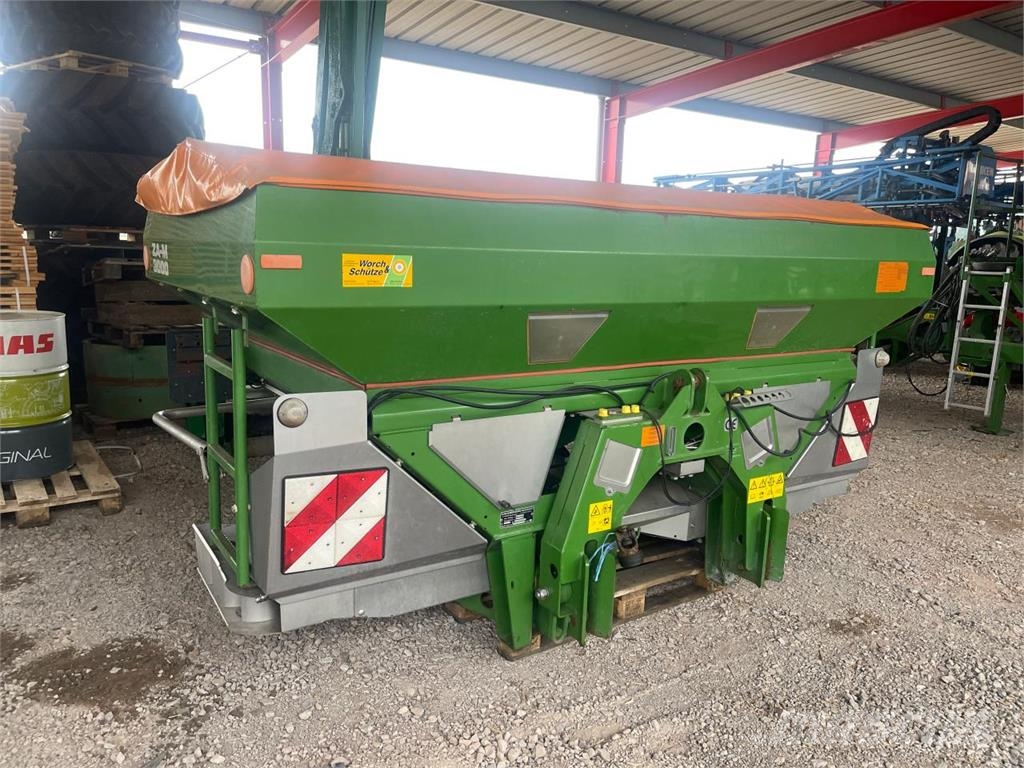 Amazone ZA-M 3000 Διαστρωτήρες ανοργάνων