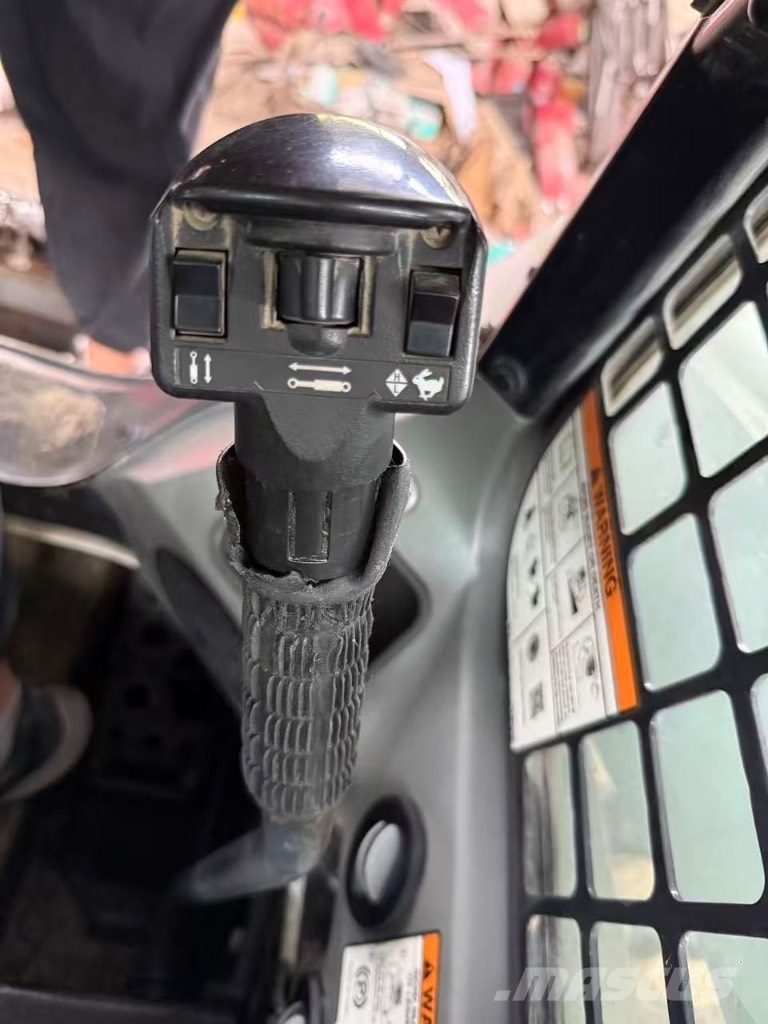 Bobcat S 770 Krautuvai su šoniniu pasukimu