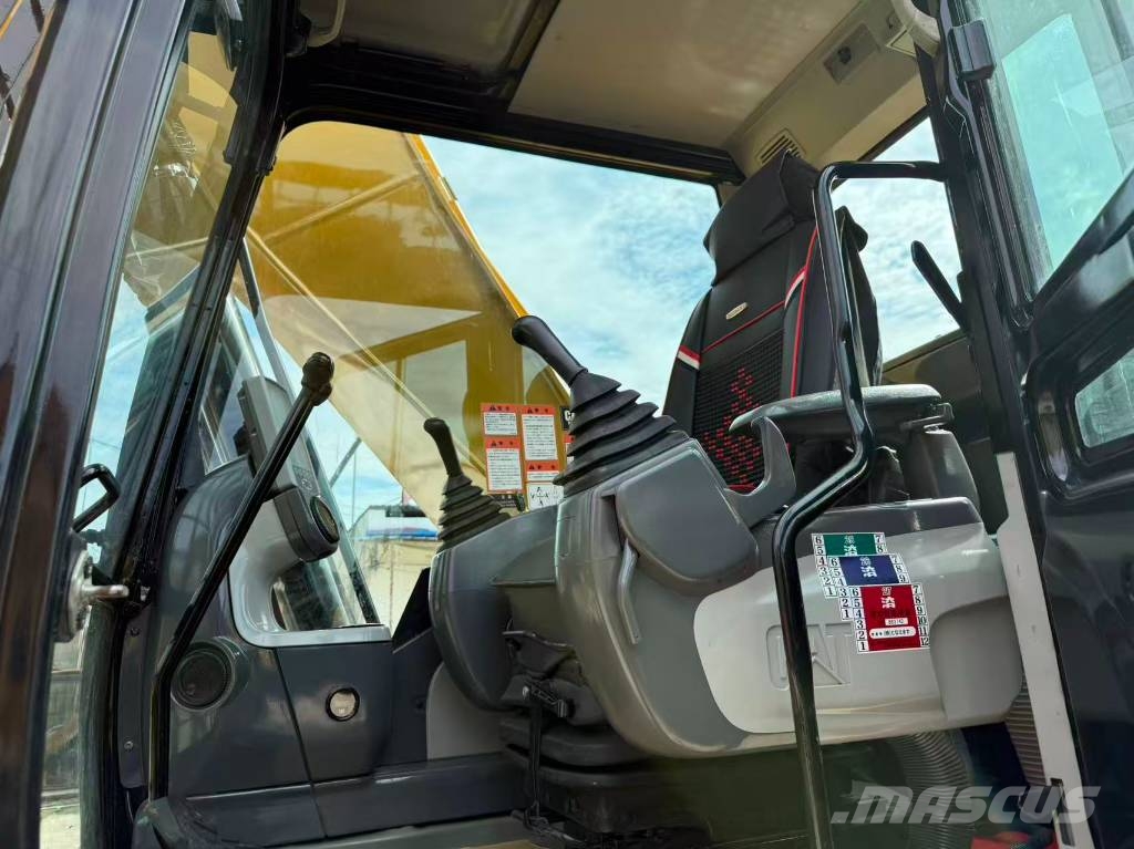 CAT 323D2L Kāpurķēžu ekskavatori
