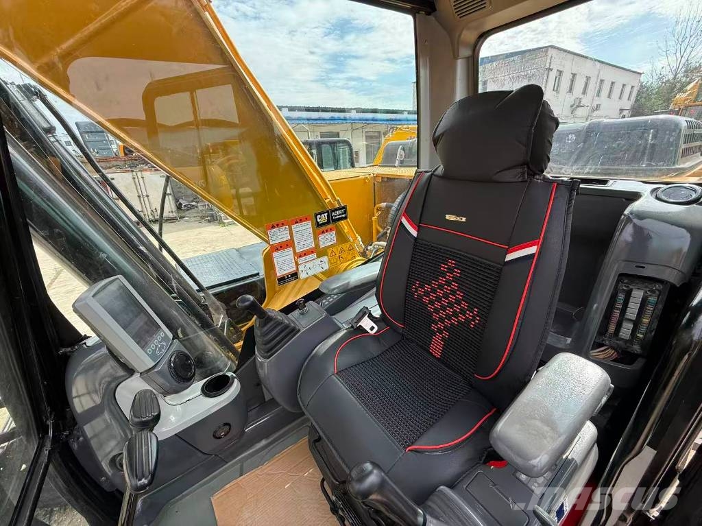 CAT 323D2L Kāpurķēžu ekskavatori