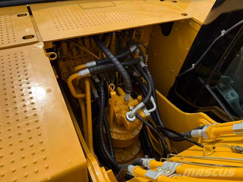 CAT 323D2L Kāpurķēžu ekskavatori