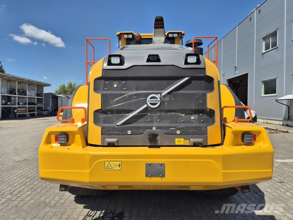 Volvo L220H لوادر بعجل