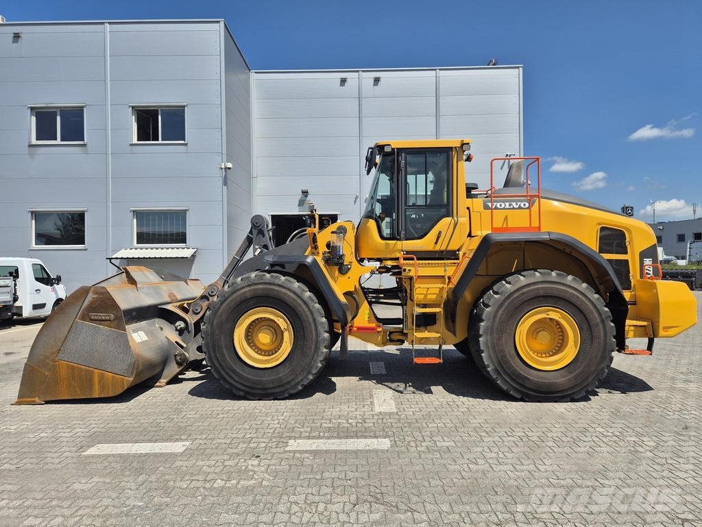 Volvo L220H لوادر بعجل