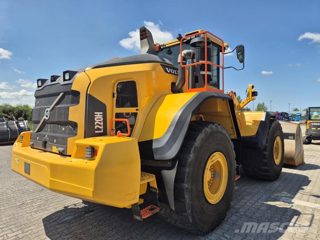 Volvo L220H لوادر بعجل