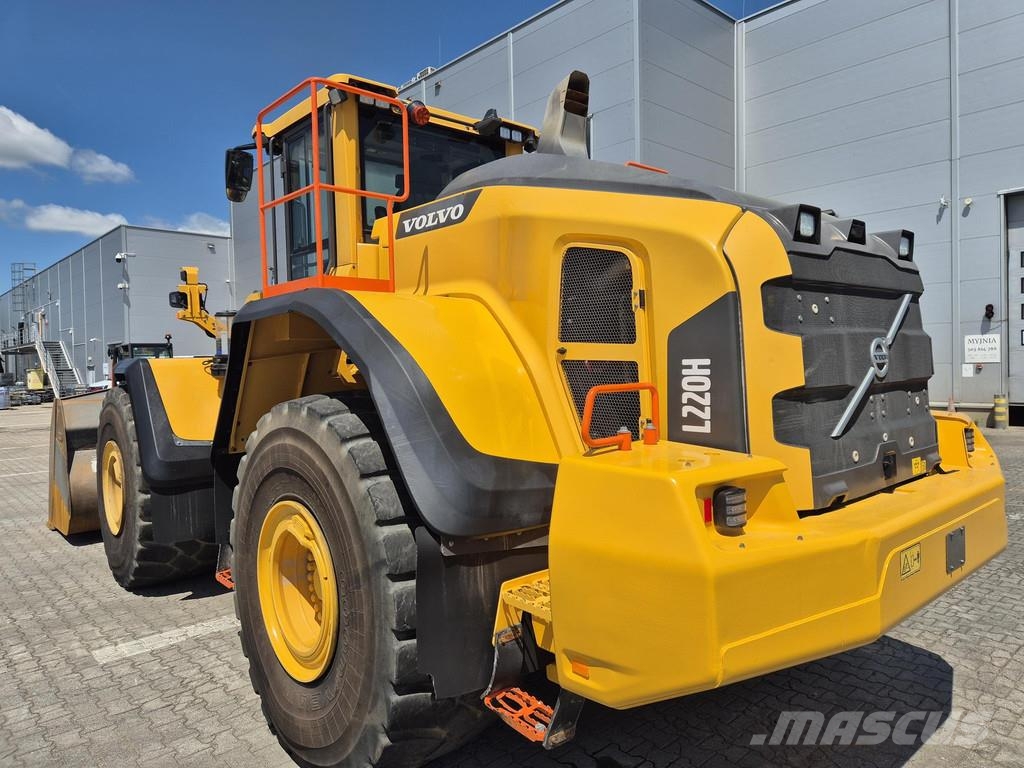 Volvo L220H لوادر بعجل