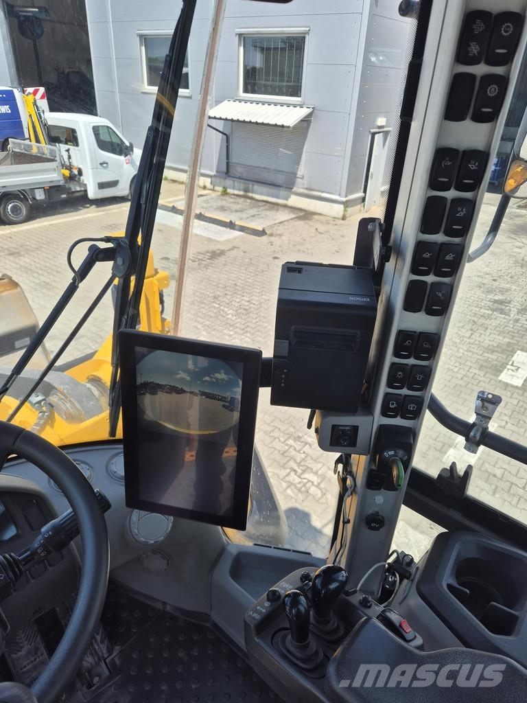 Volvo L220H لوادر بعجل