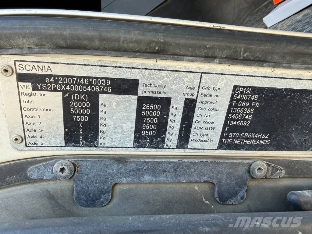 Scania P370 6x4 Liebherr THP140H 24 M4 XH Camiones de concreto