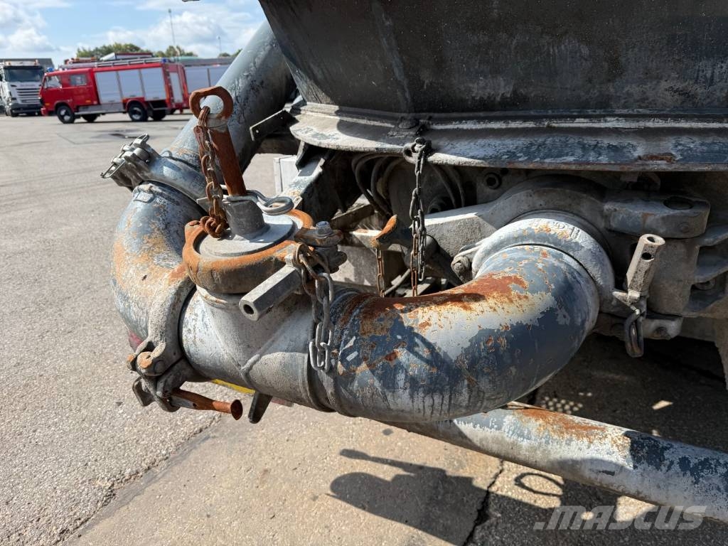 Scania P370 6x4 Liebherr THP140H 24 M4 XH Camiones de concreto