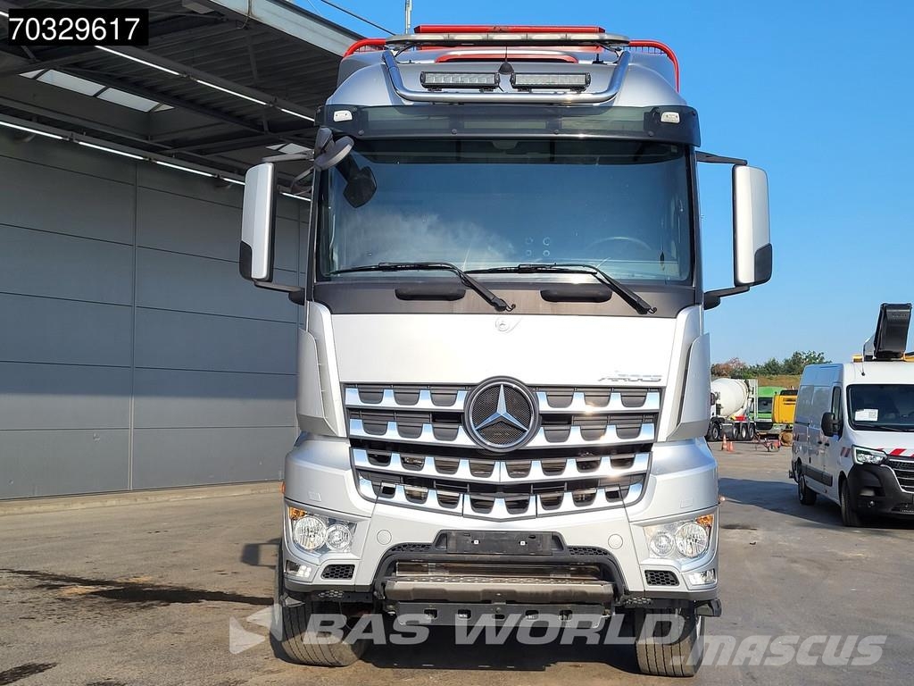 Mercedes-Benz Arocs 3658 8X4 ALUCAR Holztransporter Full Steel s Transporte de madera