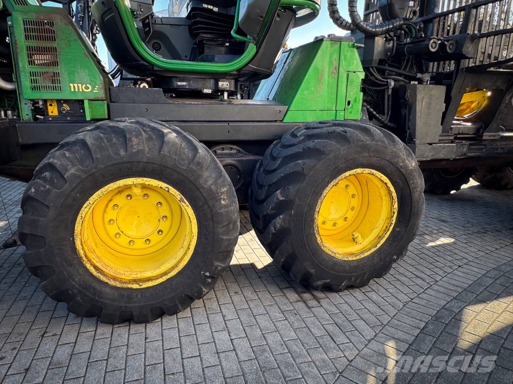 John Deere 1110 E Forvarderi