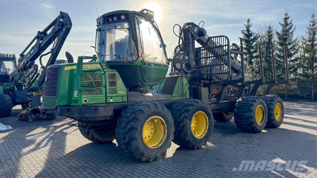 John Deere 1110 E Forvarderi