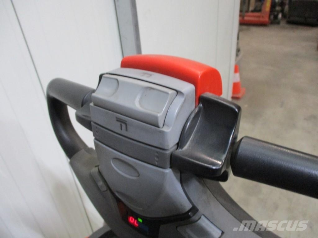 Toyota SPE160 Platform power pallet trucks