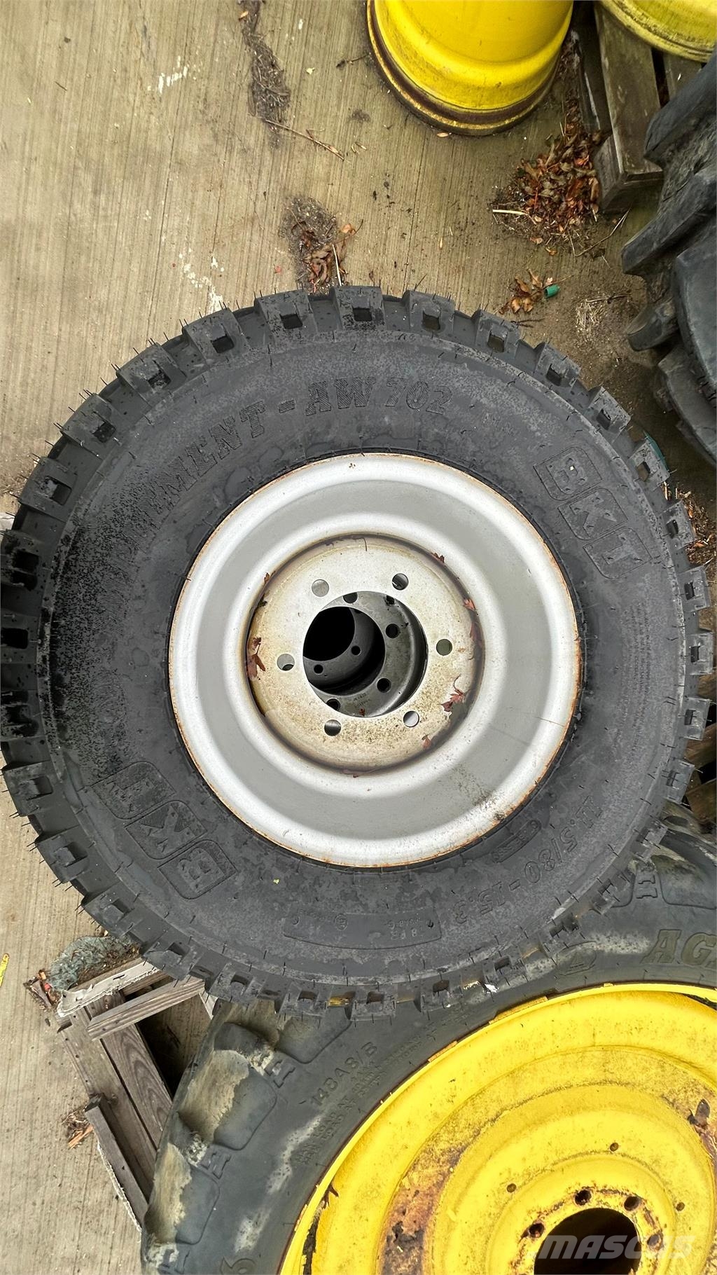  300/85R15.3 Hjul, Dæk og Fælge