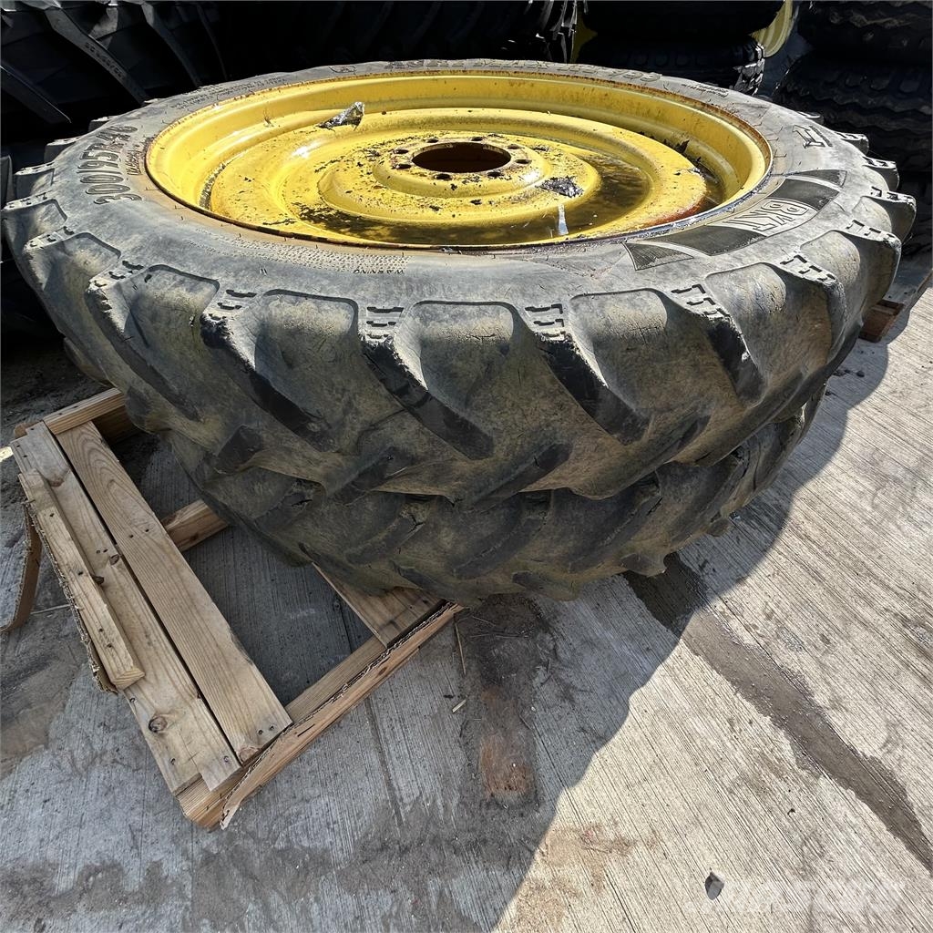  300/95R46 Hjul, Dæk og Fælge