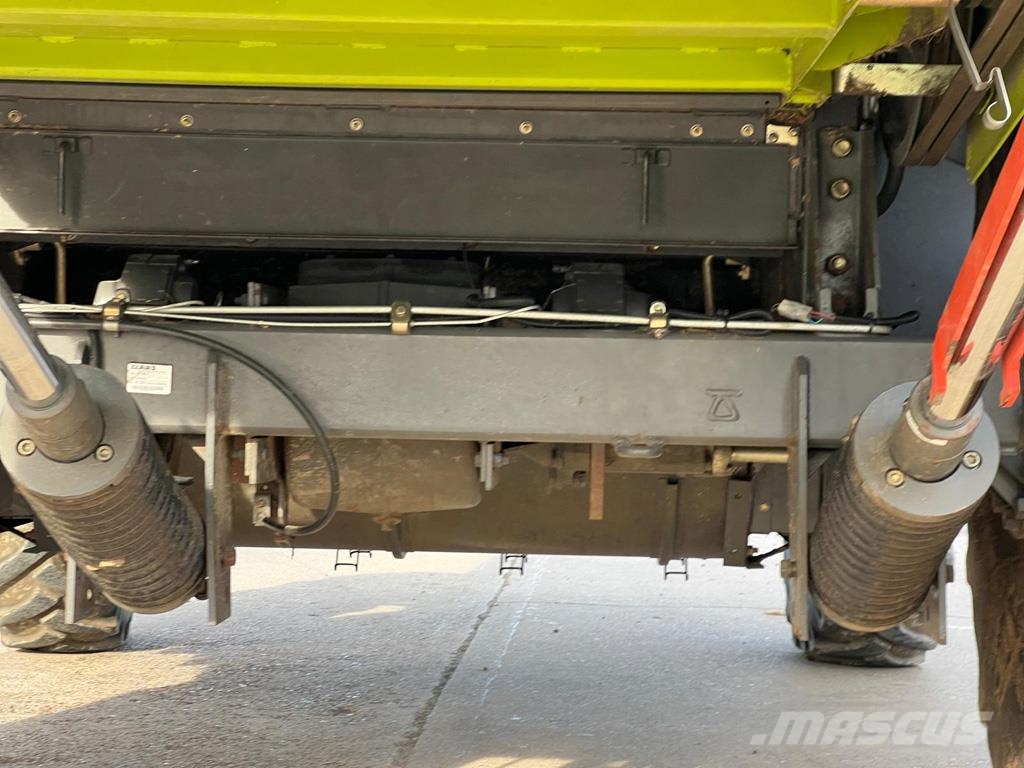 CLAAS MEDION 310 Skördetröskor