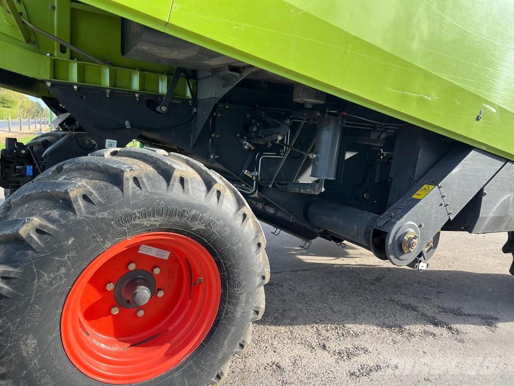 CLAAS MEDION 310 Skördetröskor