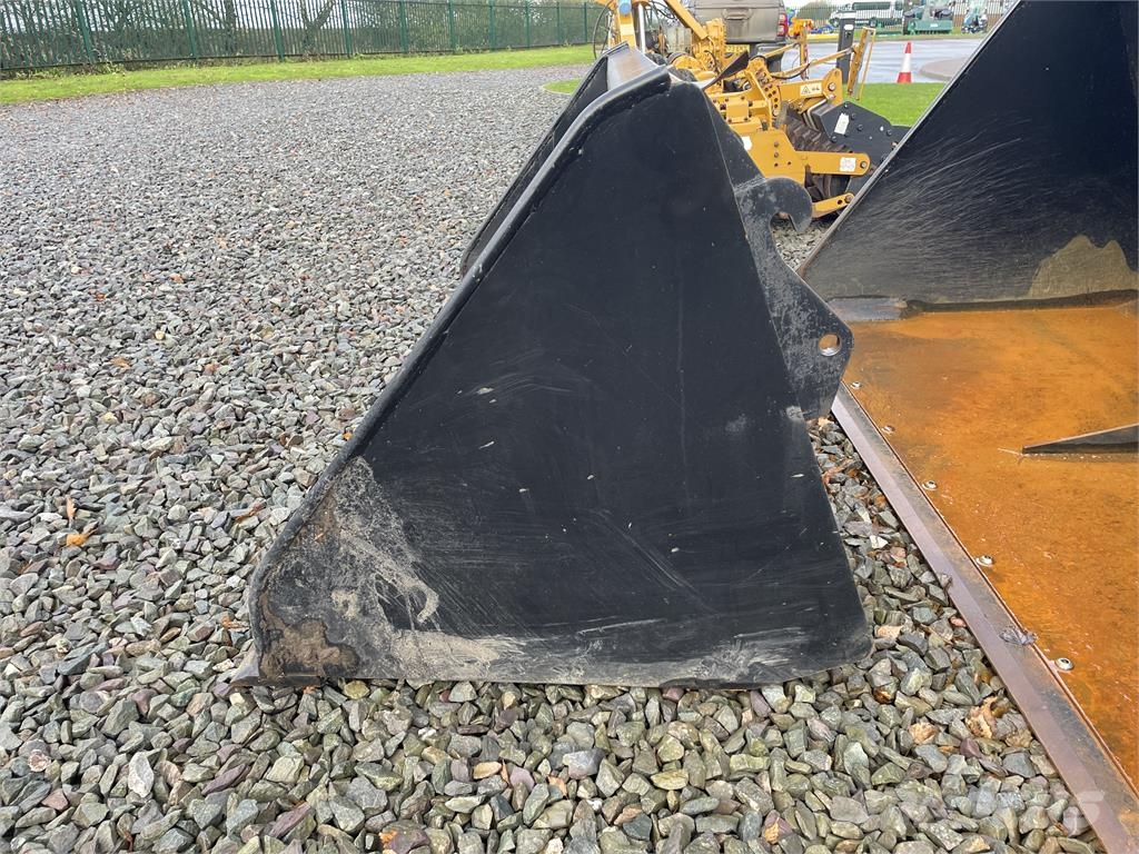 F.c.walker 1.5M3 Buckets