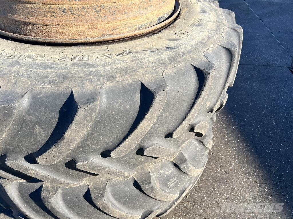 Firestone 520/85R42 Tekerlekler
