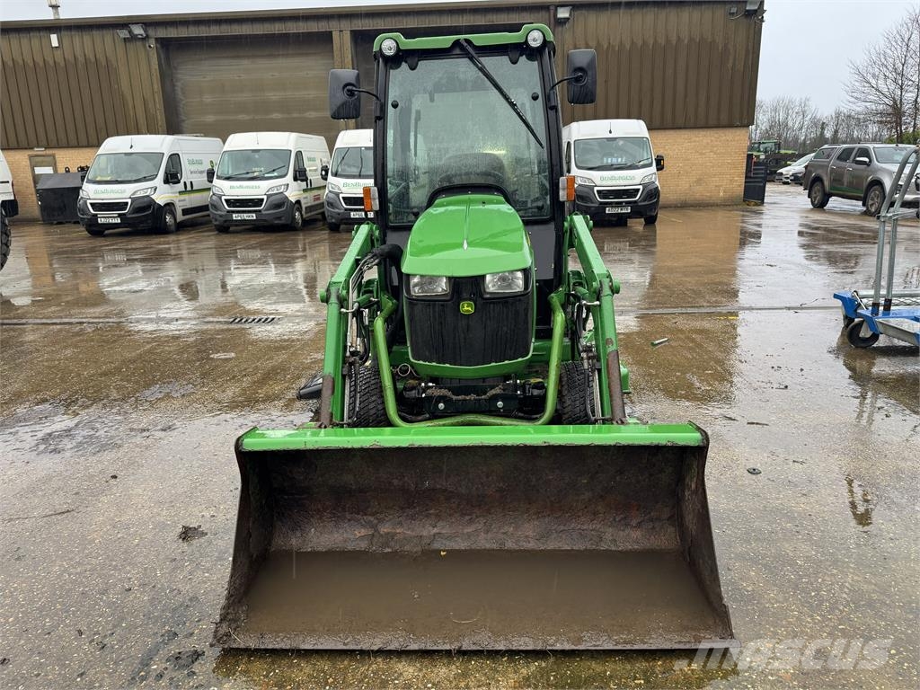 John Deere 1026R CAB CUT 소형 트랙터