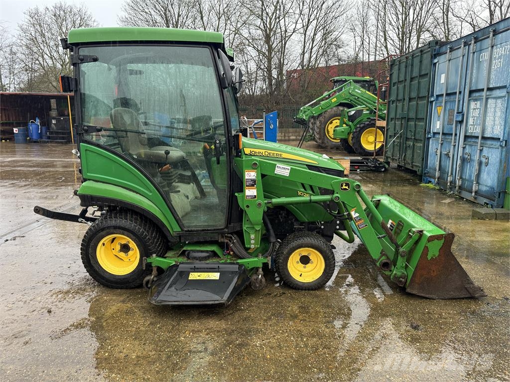John Deere 1026R CAB CUT 소형 트랙터