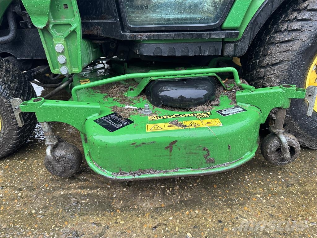 John Deere 1026R CAB CUT 소형 트랙터