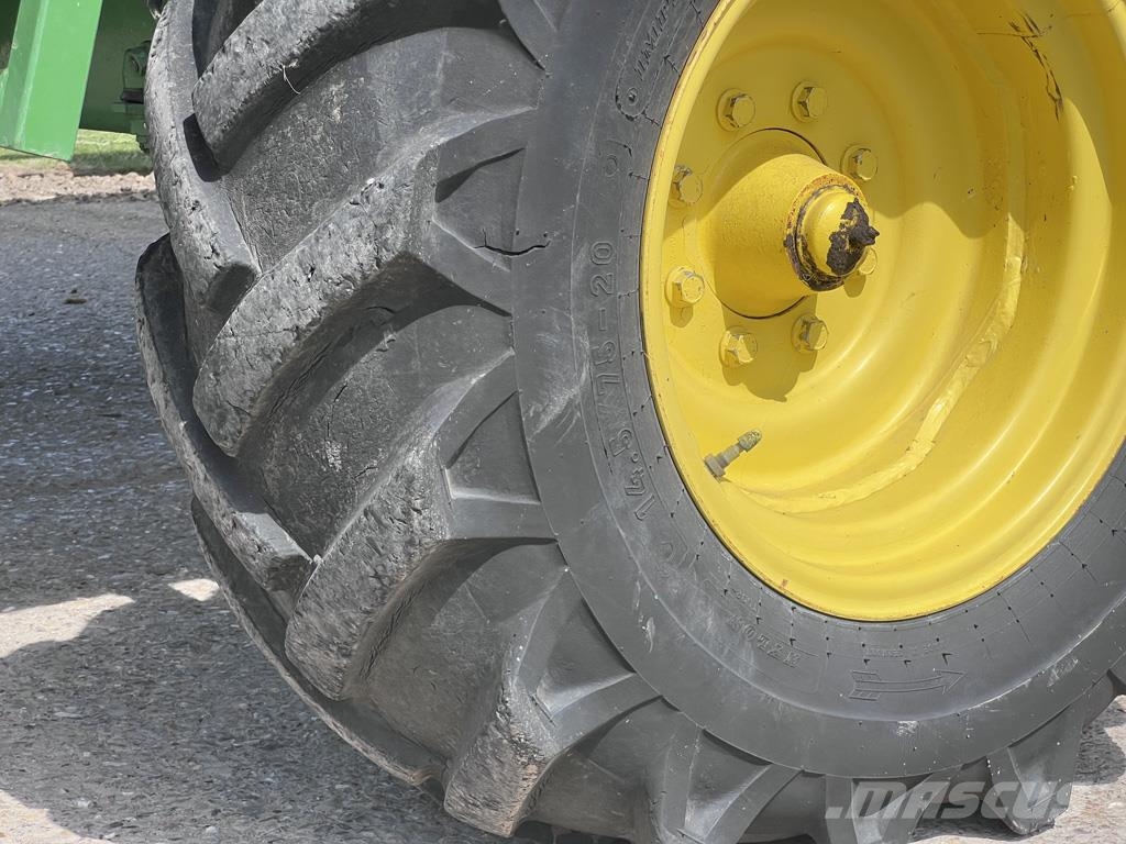 John Deere 1188 COMBINE Зернозбиральні комбайни