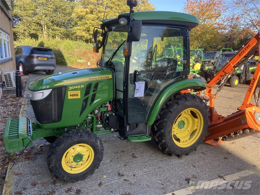 John Deere 3046R CAB Compact tractors