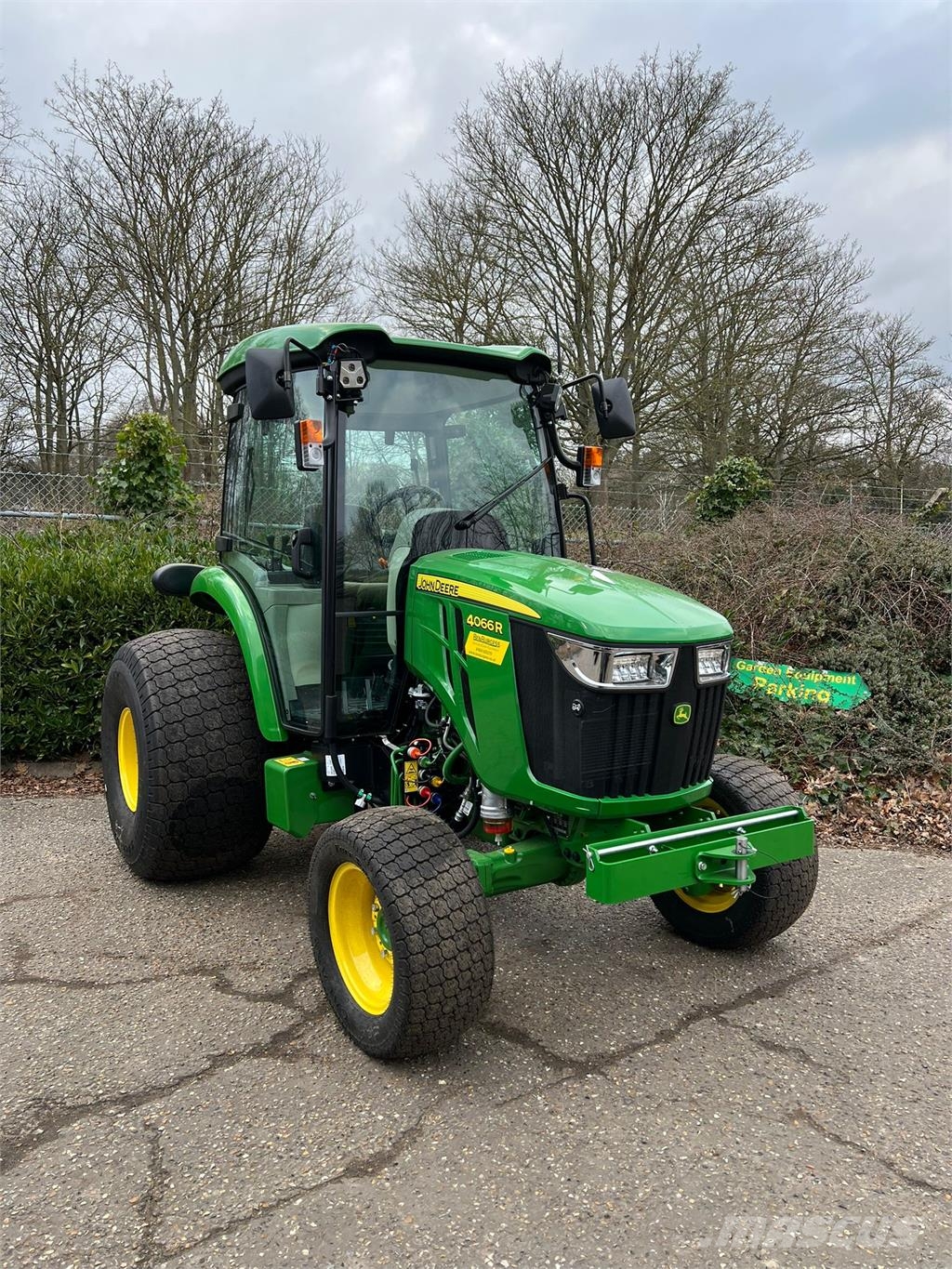 John Deere 4066R TS Compact tractors