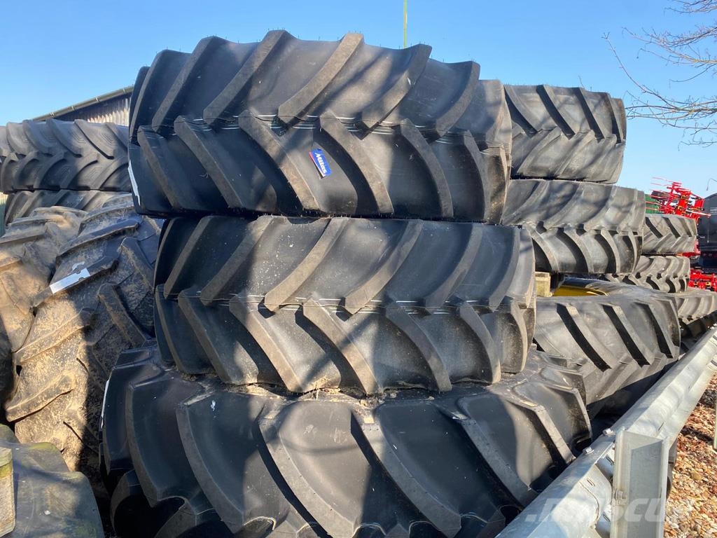 John Deere 520/85R38 Ελαστικά και ζάντες