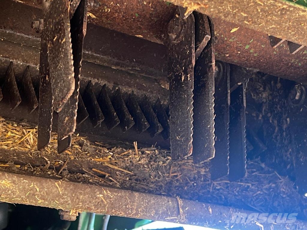 John Deere 9780 CTS Derliaus nuėmimo kombainai