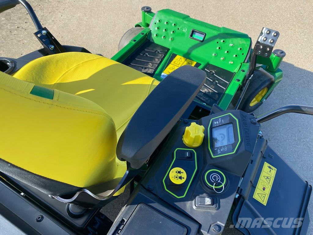 John Deere Z370R + 48 Otra maquinaria agrícola