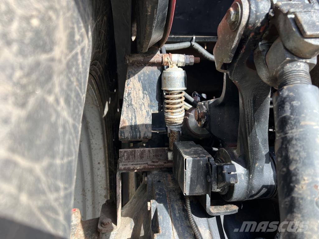Massey Ferguson 7495 الجرارات