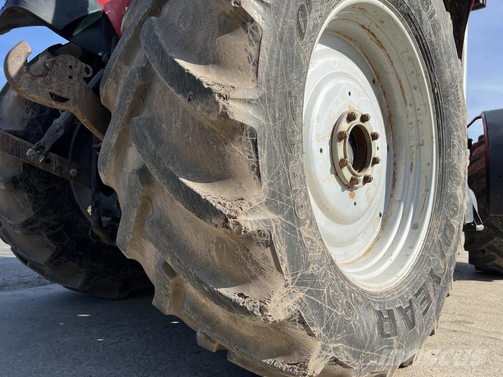 Massey Ferguson 7495 الجرارات