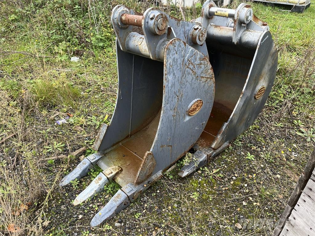 Strickland ATTACHMENTS Statyba - Kita