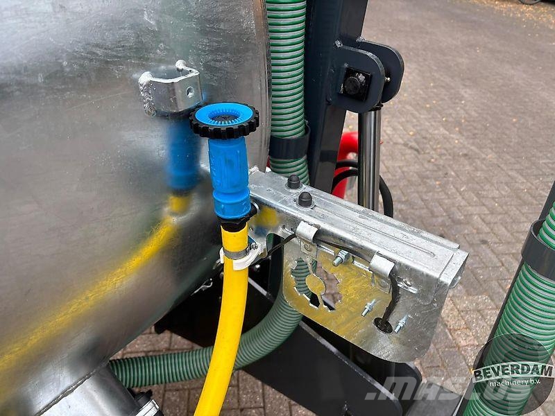 Beverdam watertank Farm machinery
