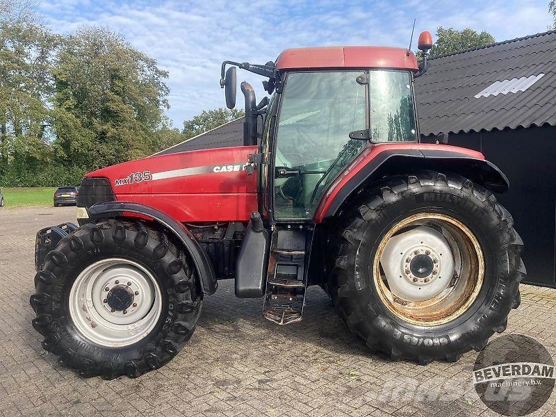 Case IH Maxxum MX 135 الجرارات