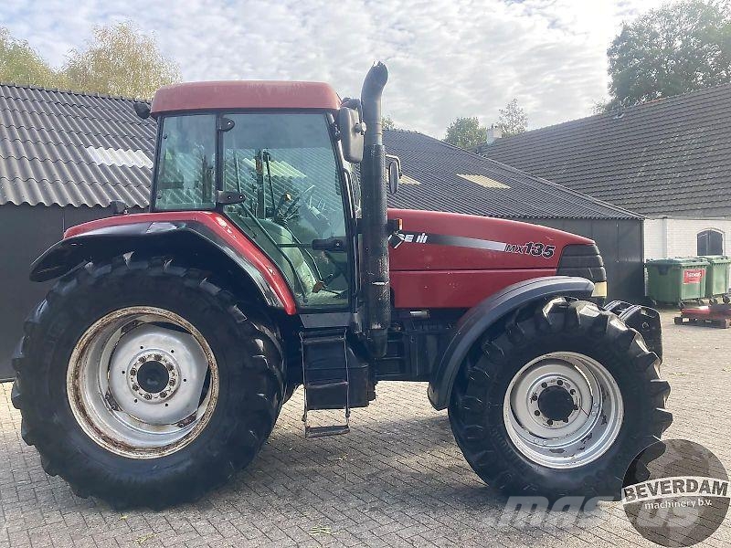 Case IH Maxxum MX 135 الجرارات