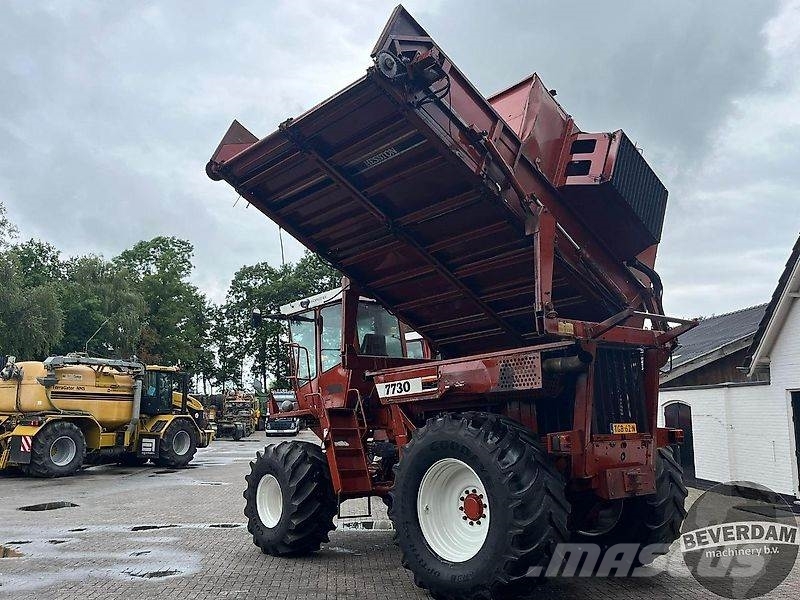 Hesston 7730 Muud põllumajandusmasinad