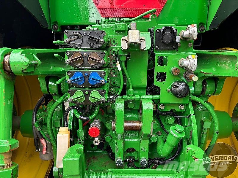 John Deere 7230R Traktori