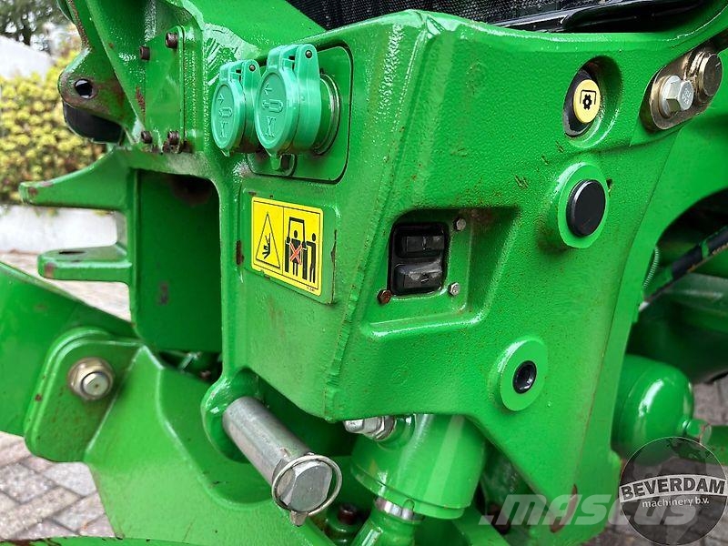 John Deere 7230R Traktori