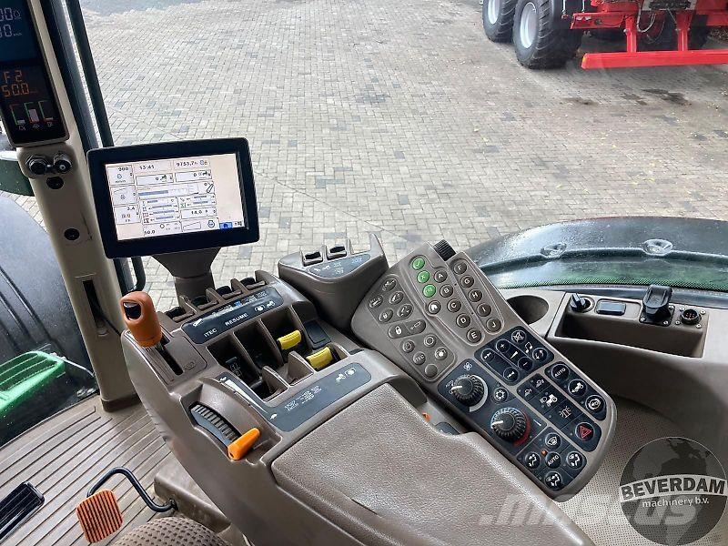 John Deere 7230R Traktori