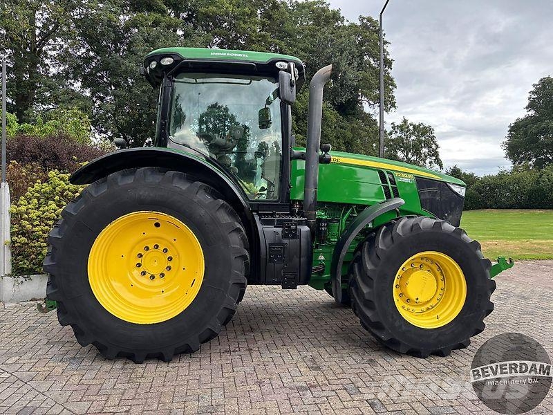 John Deere 7230R Traktori