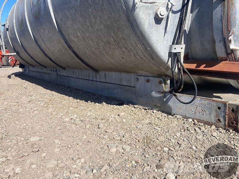 Peecon haakarm tank 22m3 Slamtanker