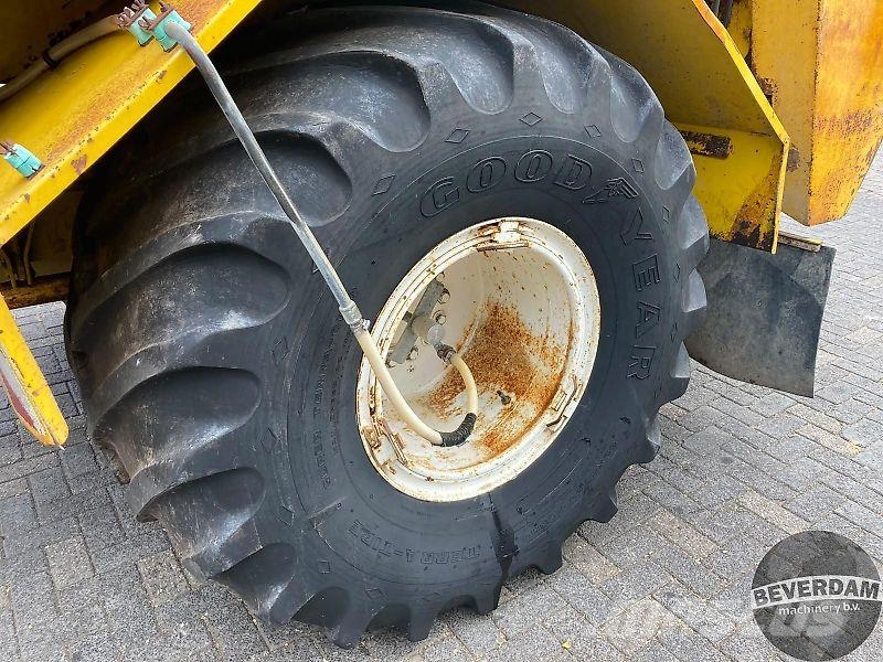TerraGator 2204 Tebbe HKS 12500 Kunstmeststrooiers