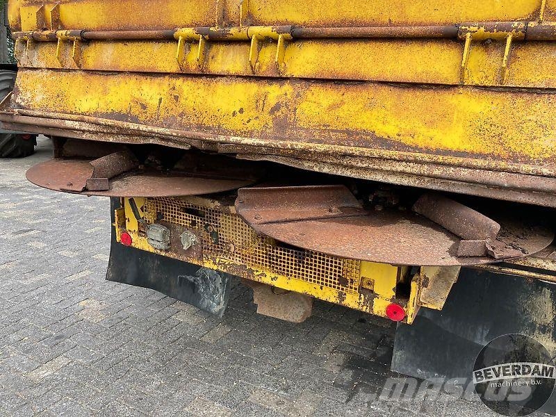 TerraGator 2204 Tebbe HKS 12500 Kunstmeststrooiers