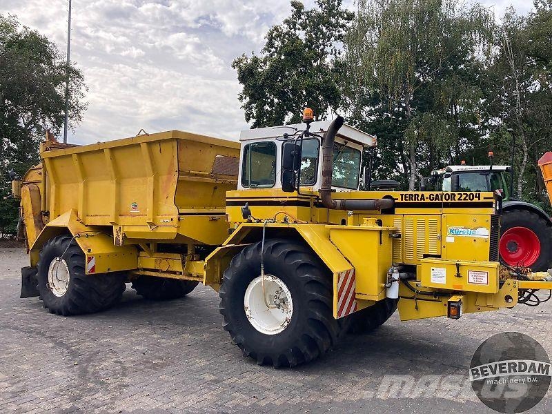 TerraGator 2204 Tebbe HKS 12500 Kunstmeststrooiers