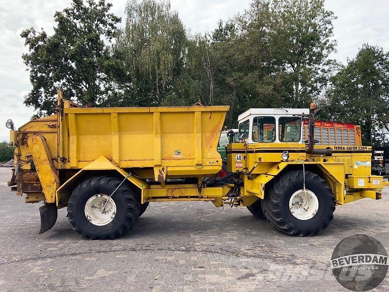 TerraGator 2204 Tebbe HKS 12500 Kunstmeststrooiers