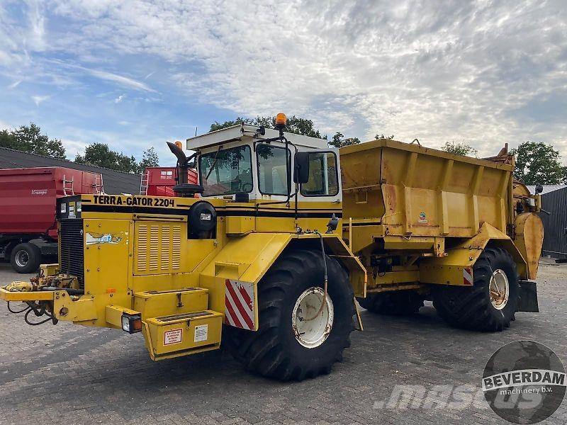 TerraGator 2204 Tebbe HKS 12500 Kunstmeststrooiers