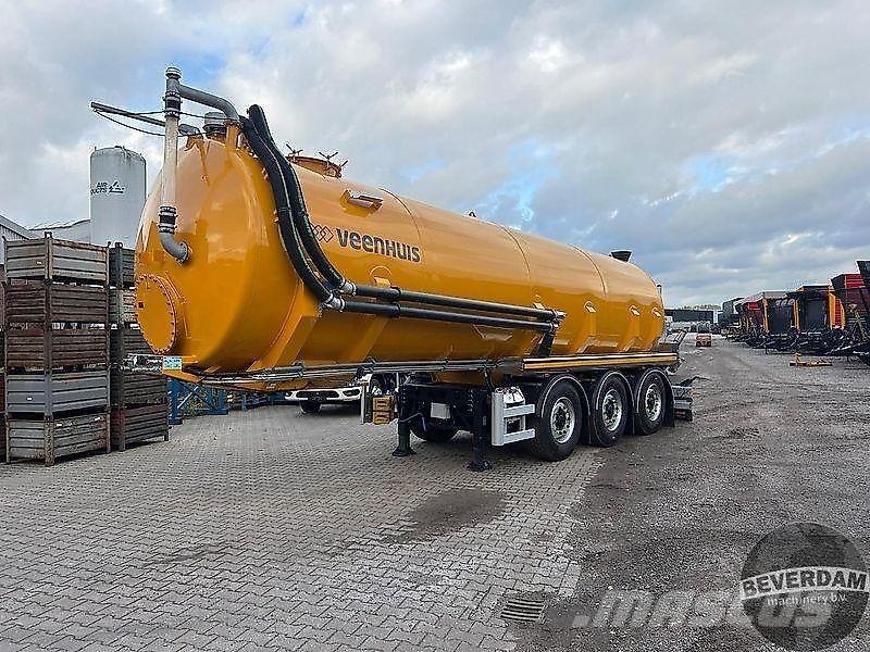 Veenhuis Komt binnen ! 2x mestoplegger Farm machinery